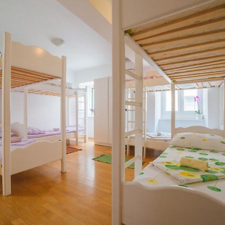 הוסטל חוואר Cheap Sleep Marinero (Adults Only) מראה חיצוני תמונה
